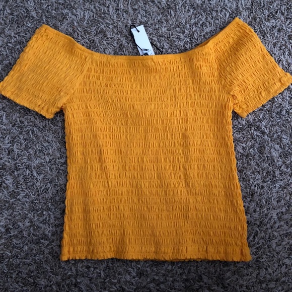 OFF THE SHOULDER CROP TOP/TEE - Picture 3 of 4